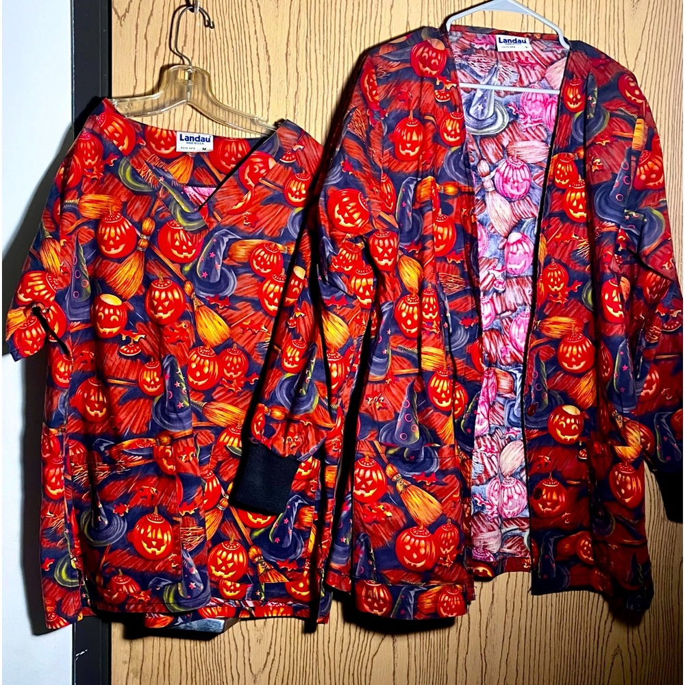 HALLOWEEN  Medical Staff Scrub Jacket & Top, Set, . 
Size L Jacket / M Top